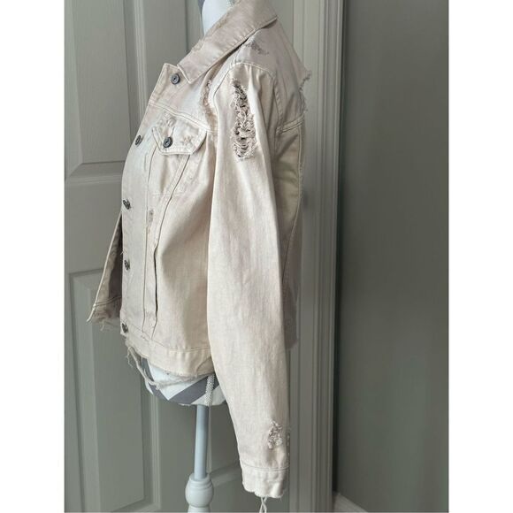 Abercrombie & Fitch light pink ladies destroyed denim jacket - Picture 3 of 11